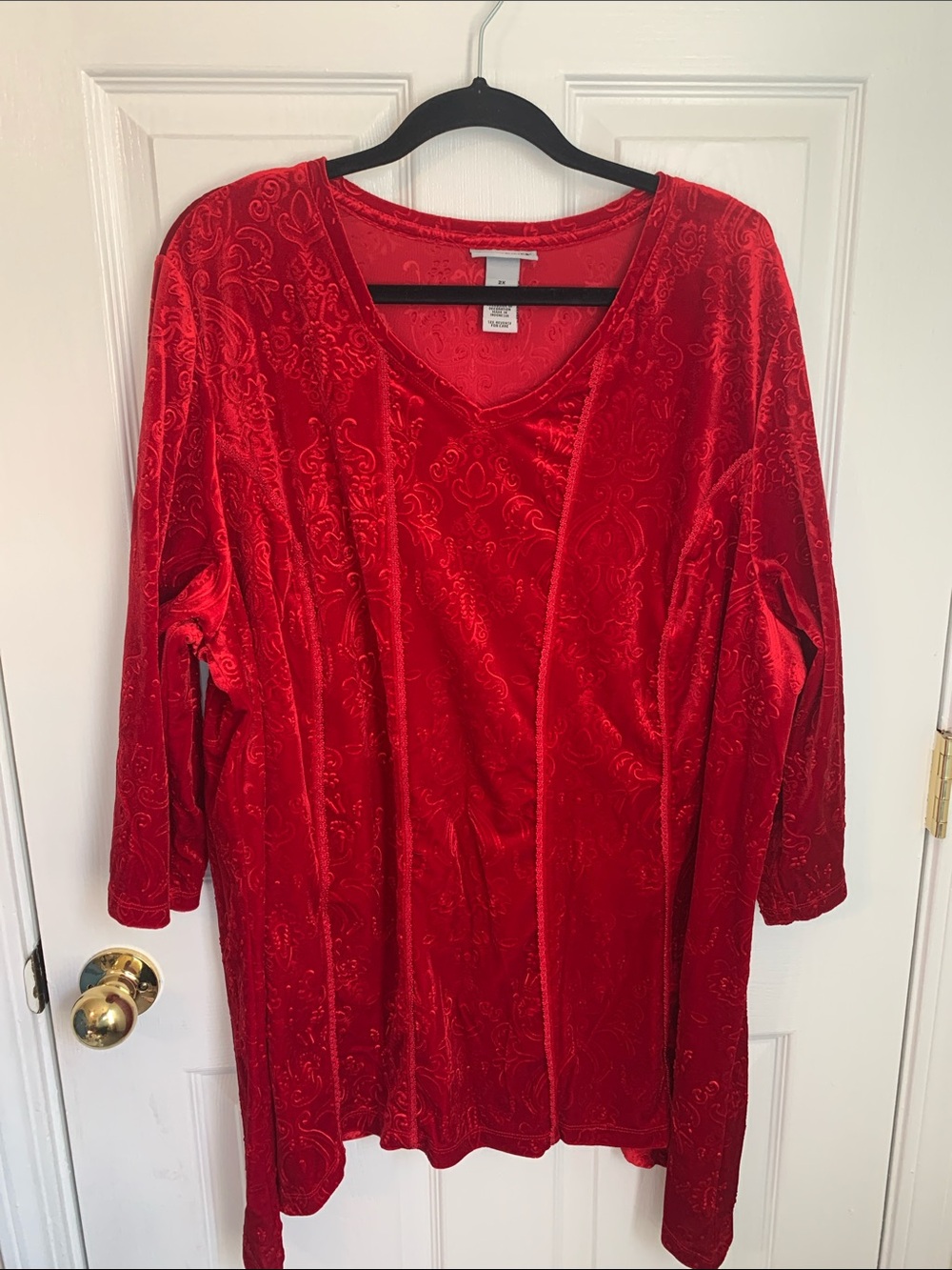 Catherine’s 2x red printed velour 3/4 sleeve tunic